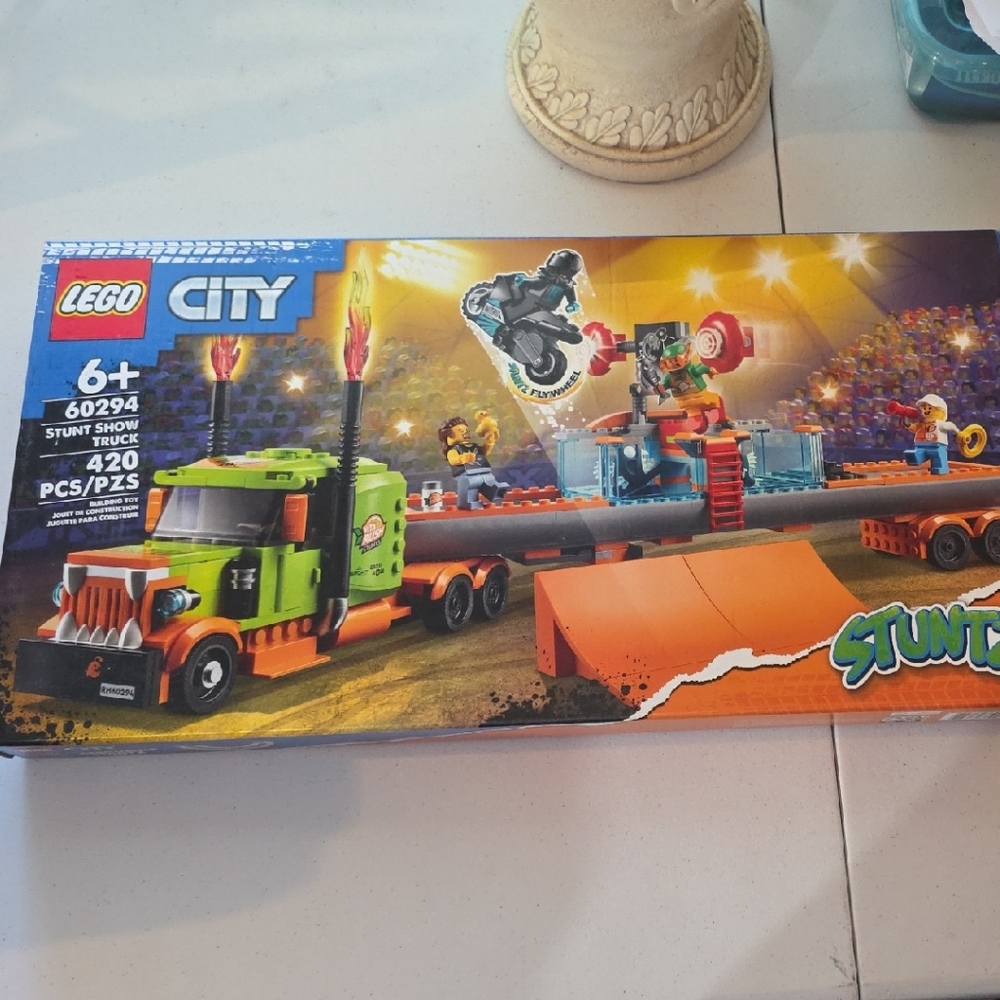 LEGO City Stunt Show Arena Set - Orange and Green